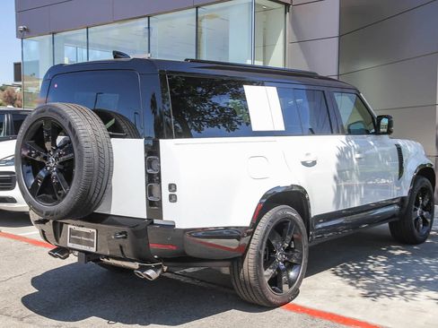 New 2025 Land Rover Defender 130 V8 image 6
