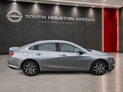 Used 2024 Chevrolet Malibu RS FWD image 5