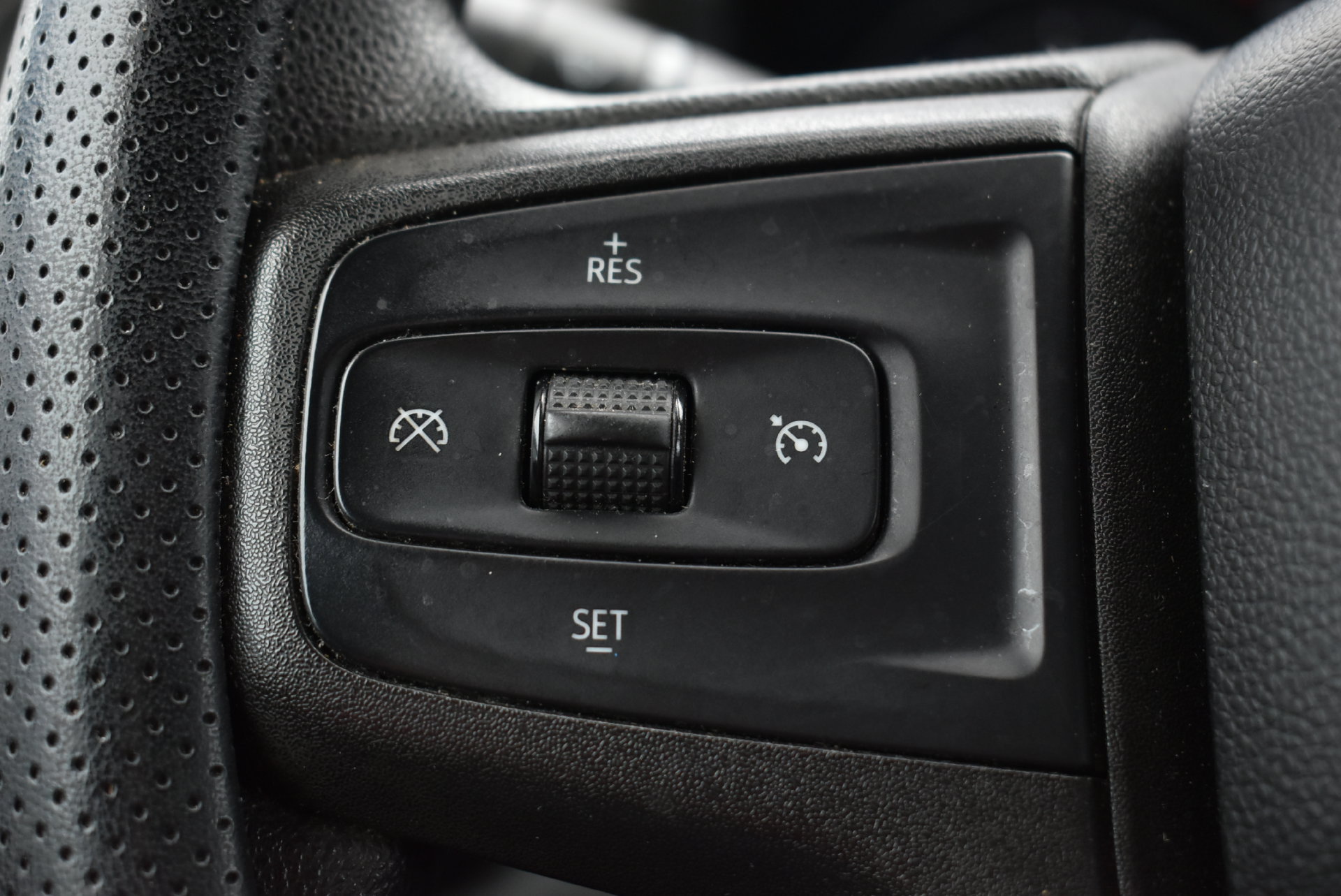 Used 2019 Chevrolet Silverado 1500 Custom Trail Boss w/ Custom Convenience Package AWD/4WD image 17