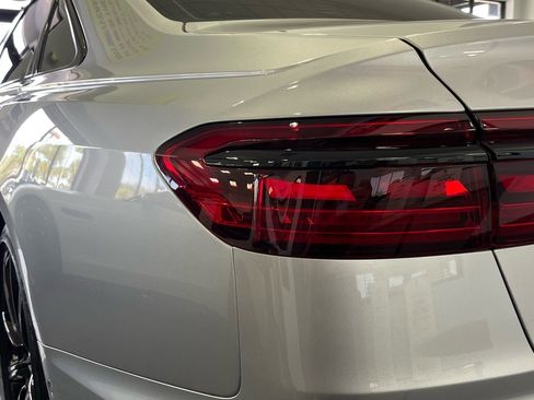 Used 2024 Audi A8 L 3.0T w/ Comfort Plus Package image 12