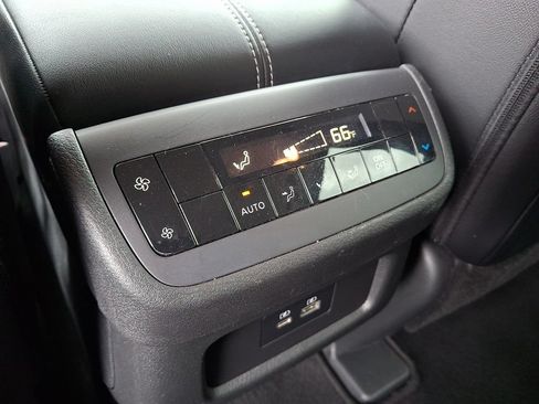 Used 2023 Nissan Pathfinder SL AWD/4WD image 15