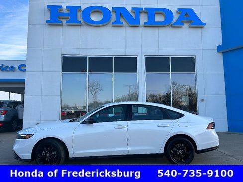 Certified 2025 Honda Accord SE image 1