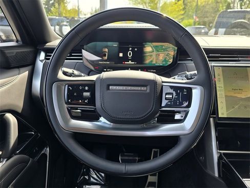 New 2025 Land Rover Range Rover Autobiography image 9