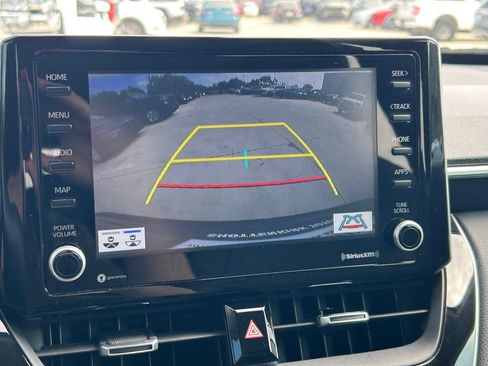 Used 2022 Toyota Corolla Cross XLE w/ Convenience Package FWD image 31