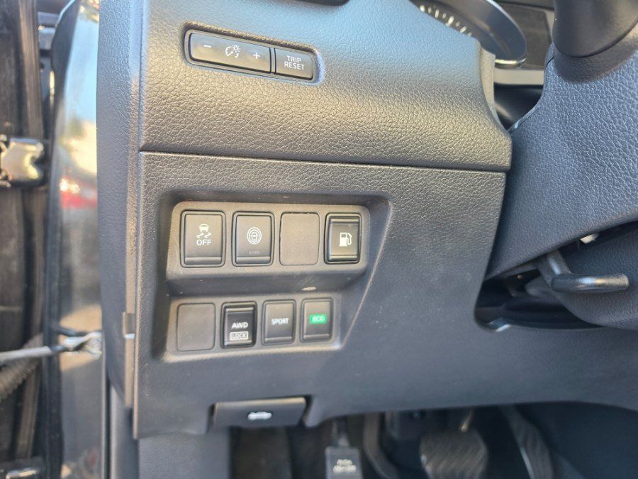 Used 2019 Nissan Rogue S AWD/4WD image 23