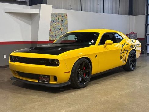 Used 2017 Dodge Challenger SRT Hellcat RWD image 43