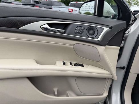 Used 2020 Lincoln MKZ Reserve FWD image 17