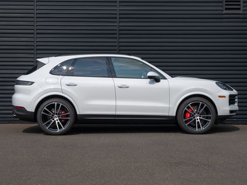 New 2026 Porsche Cayenne S AWD/4WD image 9
