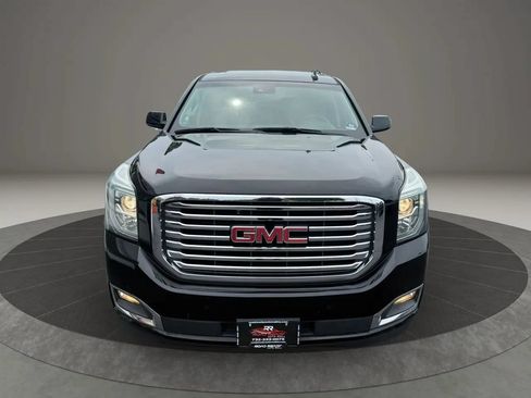Used 2018 GMC Yukon XL SLT w/ Premium Edition AWD/4WD image 4