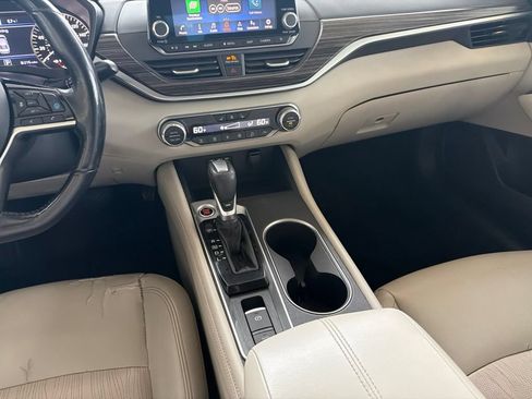 Used 2019 Nissan Altima 2.0 Platinum FWD image 16