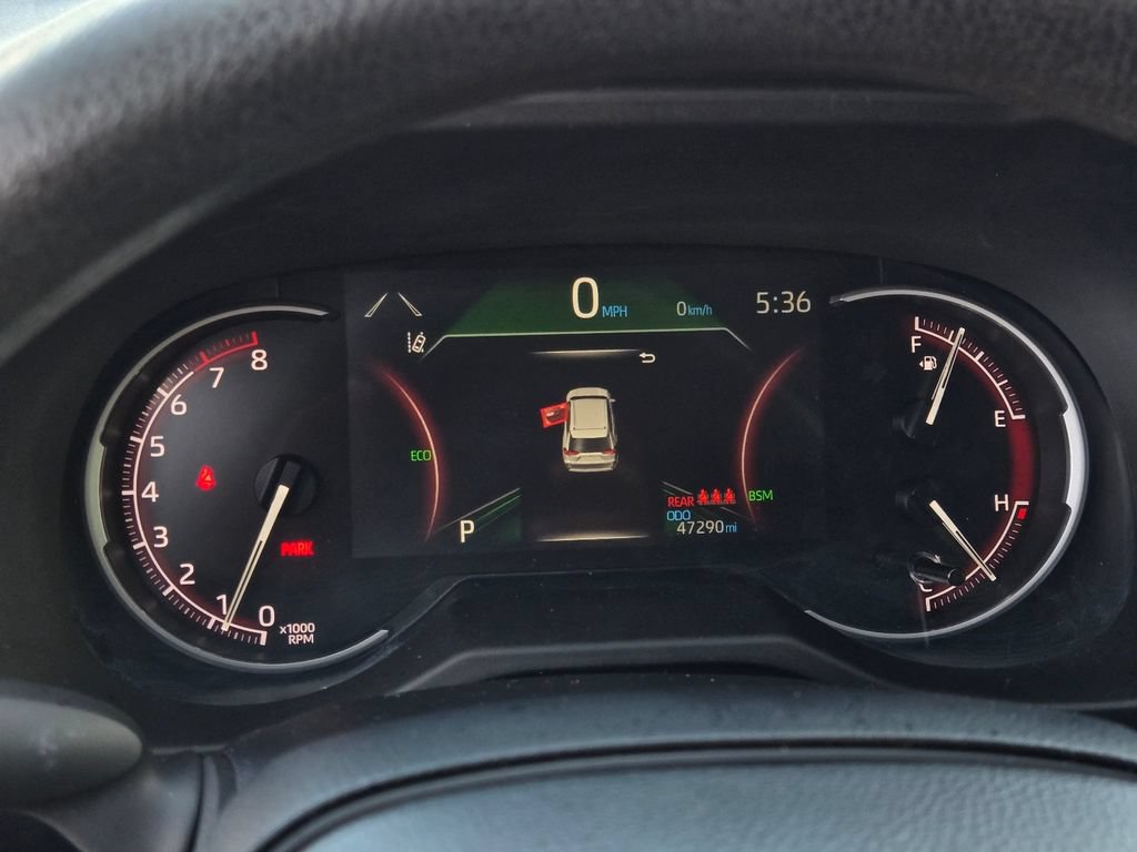 Used 2025 Toyota RAV4 XLE FWD image 25