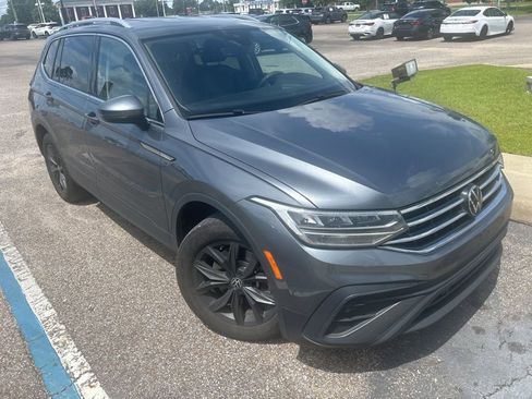 Used 2024 Volkswagen Tiguan SE FWD image 9