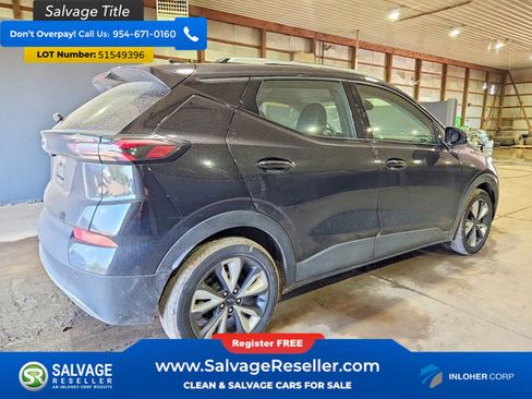 Used 2023 Chevrolet Bolt EUV LT w/ Convenience Package FWD image 4