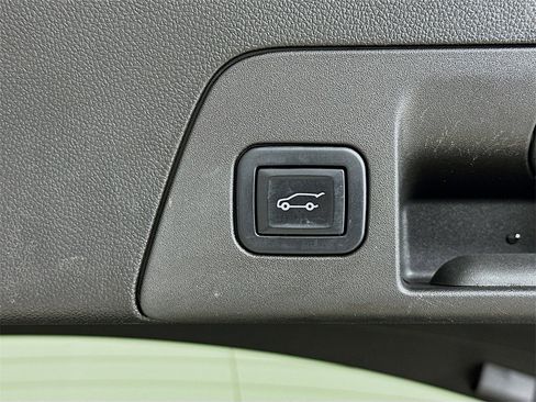 Used 2022 Buick Envision Essence w/ Safety Package image 29