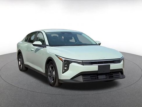 Used 2026 Kia K4 FWD image 3