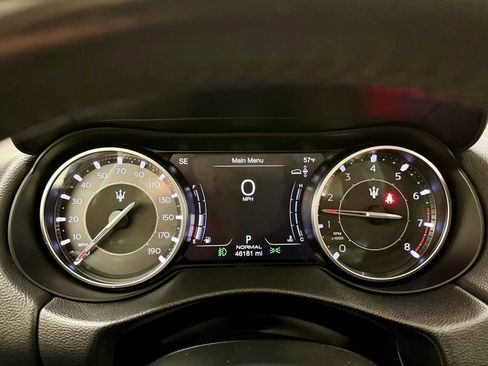 Used 2022 Maserati Levante GT image 10