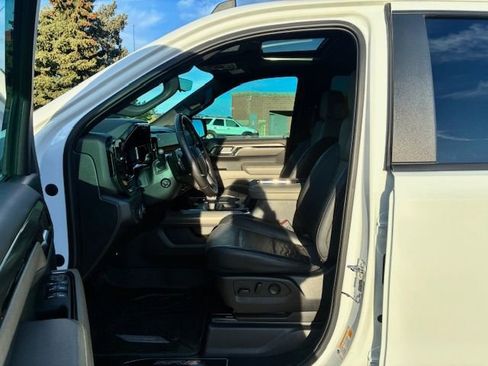 Used 2022 Chevrolet Silverado 1500 ZR2 w/ Technology Package image 12