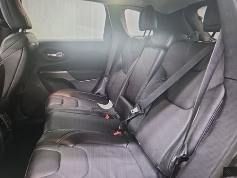 Used 2022 Jeep Cherokee Limited image 13