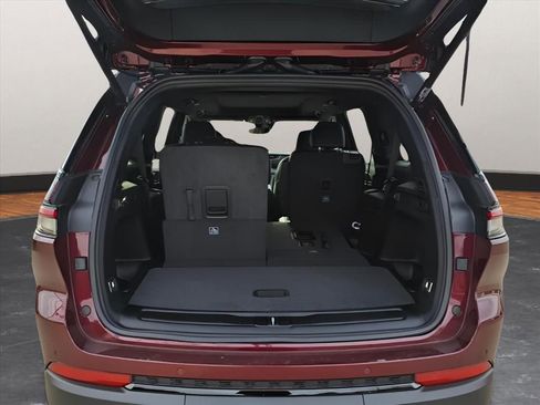 New 2025 Jeep Grand Cherokee L Limited image 14