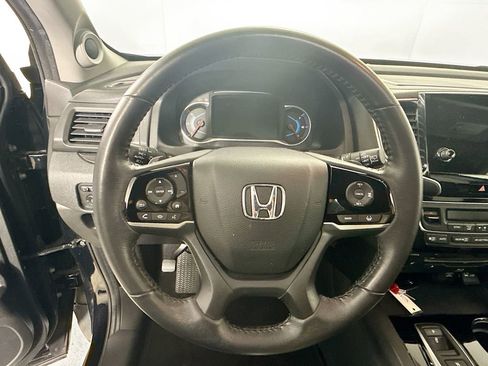 Used 2021 Honda Pilot Touring image 11