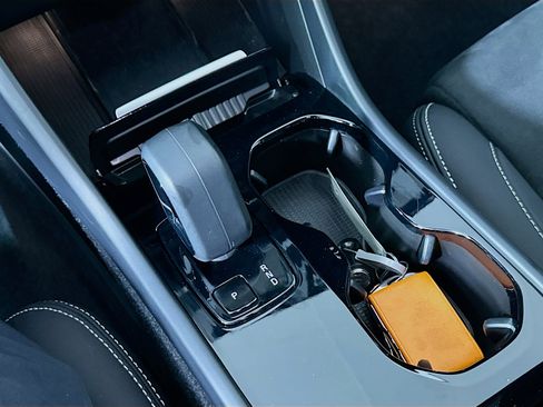 Used 2023 Volvo C40 P8 Recharge Ultimate image 25