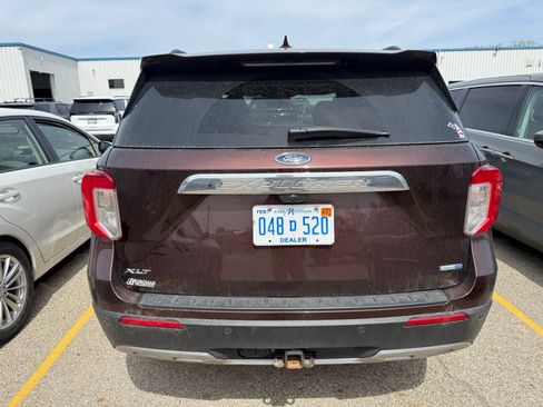 Used 2020 Ford Explorer XLT w/ Equipment Group 202A AWD/4WD image 3