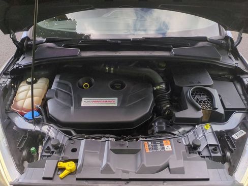 Used 2017 Ford Focus RS AWD/4WD image 30