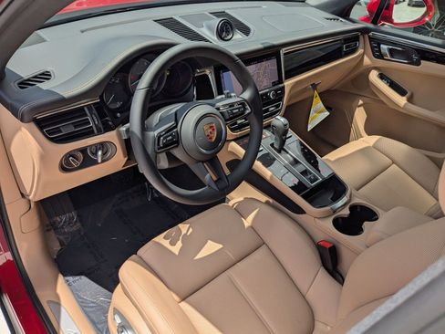 New 2025 Porsche Macan S image 4