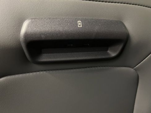 New 2025 Ford Expedition Active image 37