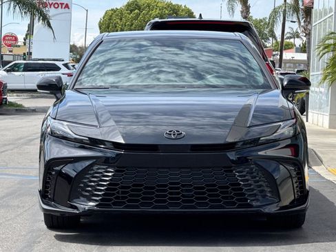 Used 2025 Toyota Camry XSE image 11