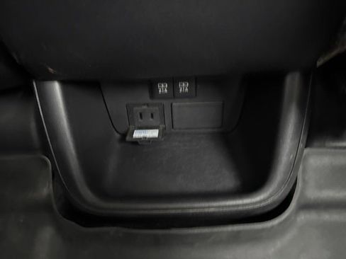 Used 2018 Toyota Highlander Limited Platinum image 21