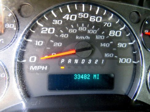 Used 2008 Chevrolet Express 1500 1500 Cargo, CLEAN TITLE. image 10