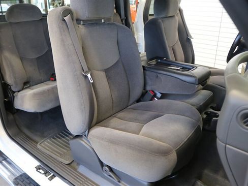 Used 2005 GMC Sierra 2500 SLE w/ Heavy-Duty Power Package AWD/4WD image 17