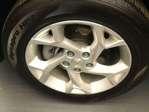 Used 2025 Chevrolet Trax LS w/ LS Convenience Package FWD image 13