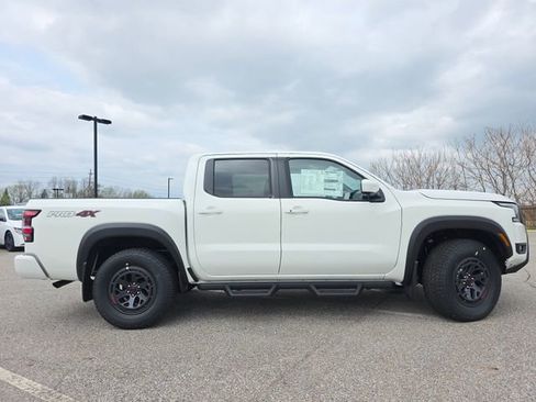 New 2026 Nissan Frontier PRO-4X w/ Pro-4x Convenience Package image 16