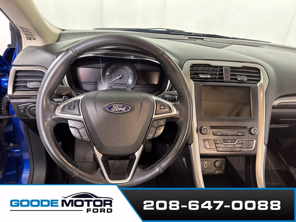Used 2017 Ford Fusion SE w/ Equipment Group 201A FWD image 12