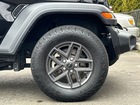 Used 2024 Jeep Wrangler Sport S image 9