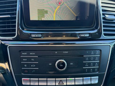 Used 2017 Mercedes-Benz GLS 550 4MATIC image 27