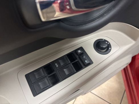 Used 2005 Dodge Magnum SE RWD image 14