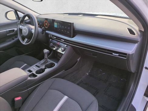 Certified 2025 Hyundai Sonata SE image 20