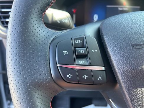 Used 2025 Ford Escape ST-Line image 18