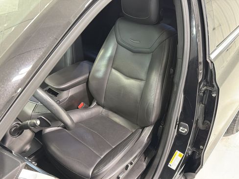 Used 2022 Cadillac XT5 Premium Luxury w/ Technology Package FWD image 9