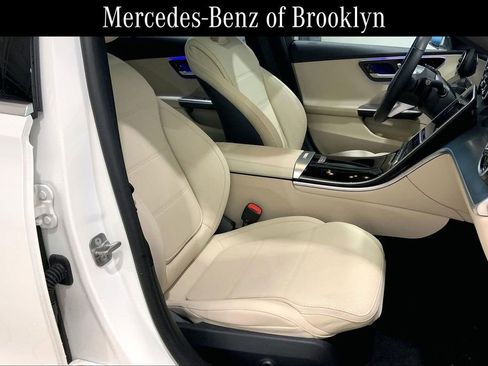 Certified 2025 Mercedes-Benz C 300 4MATIC Sedan image 8