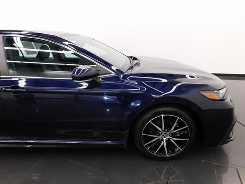 Used 2022 Toyota Camry SE image 18
