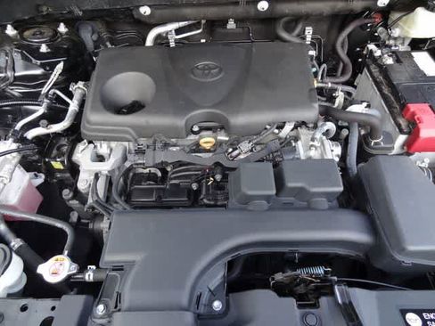 Used 2024 Toyota RAV4 XLE FWD image 33