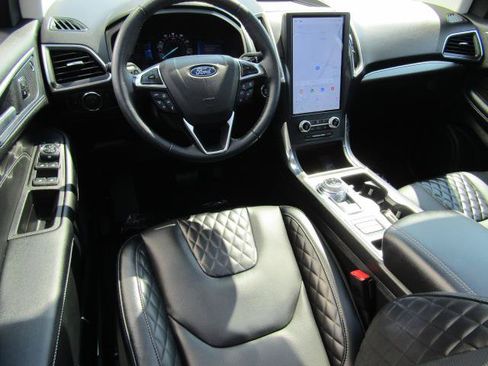 Used 2024 Ford Edge Titanium w/ Equipment Group 301A AWD/4WD image 2