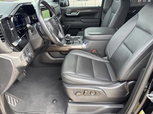 Used 2023 Chevrolet Silverado 1500 RST w/ Convenience Package II AWD/4WD image 5