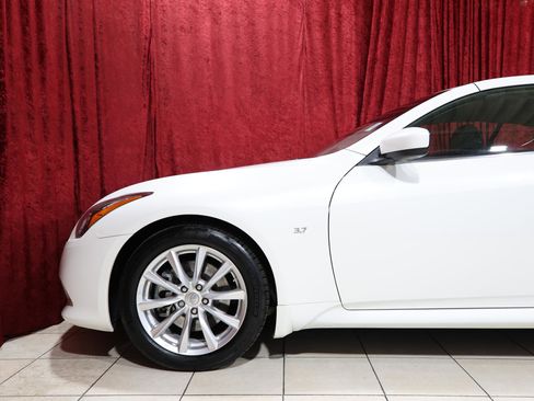 Used 2015 INFINITI Q60 Convertible w/ Premium Package image 6