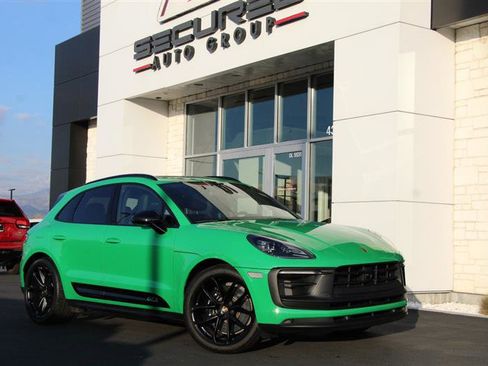Used 2023 Porsche Macan GTS image 2