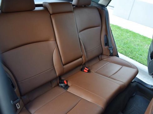 Used 2018 Subaru Outback 3.6R Touring AWD/4WD image 46